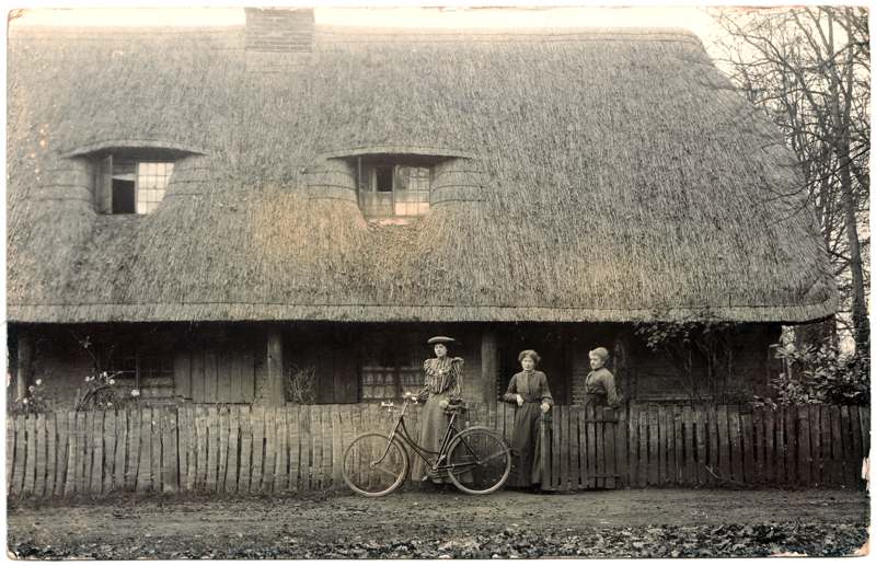 The front of an old postcard. The postcard is of Abingdon: Other local interest