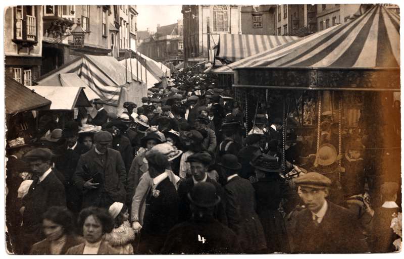 The reverse of an old postcard. The postcard is of Abingdon: Town Centre Streets