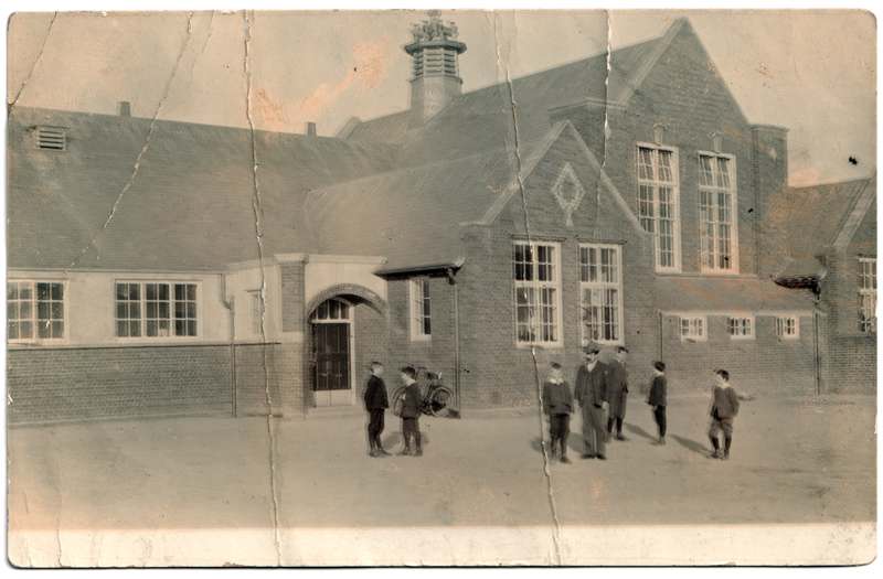 The front of an old postcard. The postcard is of Abingdon: Other local interest