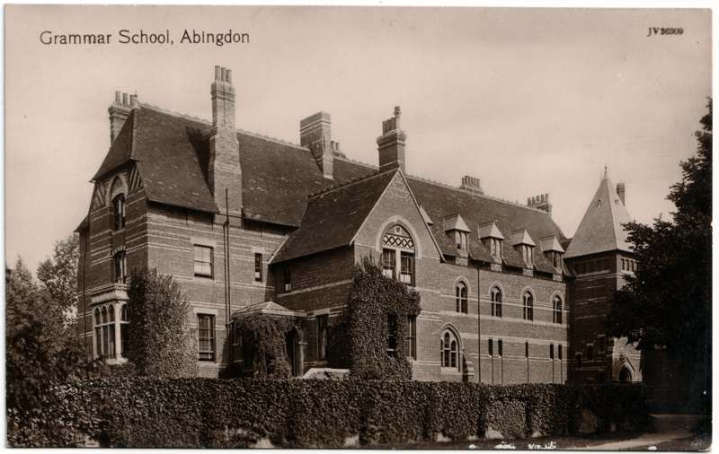 The front of an old postcard. The postcard is of Abingdon: Albert Park and Abingdon School